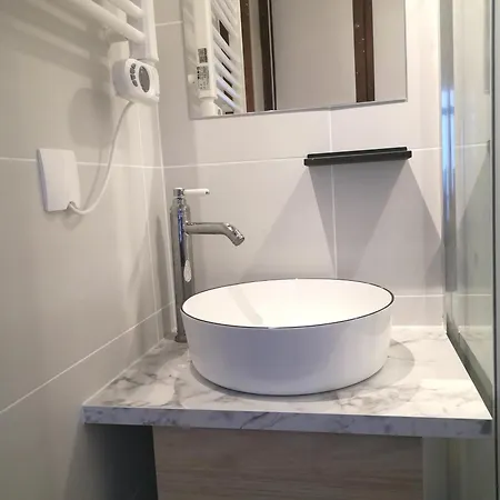 Le Petit Cocon Du Marais *